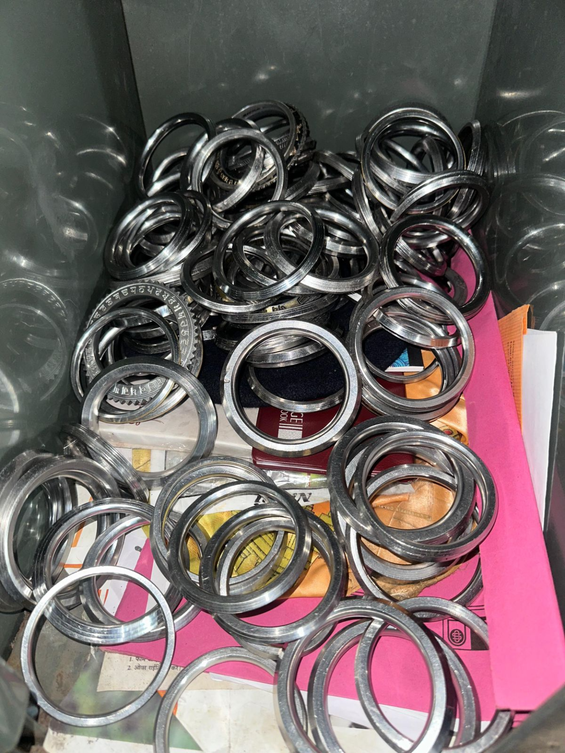 दुर्गा प्रतिमा आगमन कि झाँकी के दौरान कोतवाली थाना द्वारा चेकिंग में सैकड़ों कड़े ज़ब्त – पुलिस की सतर्कता से संभावित हादसा टला