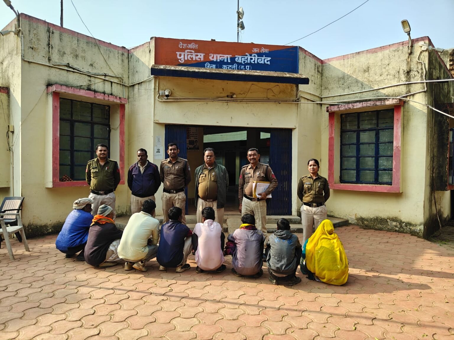 काम्बिंग गश्त दौरान बहोरीबंद पुलिस ने करीब डेढ दर्जन से ज्यादा स्थाई, गिरफ्तारी वारंट किए तामील-