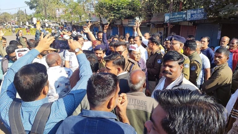 सिहोरा में जनाक्रोश विस्फोट की कगार पर,वादाखिलाफी को बताया खुला विश्वासघातपुतला दहन और सड़क जाम आंदोलन की घोषणा