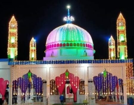नौरोजाबाद दरबारे नियाजिया मे आज 17 दिसंबर से हजरत मियां सरकार का तीन दिवसीय सत्रहवां उर्स मुबारक WhatsApp Image 2025 12 16 at 11.31.56