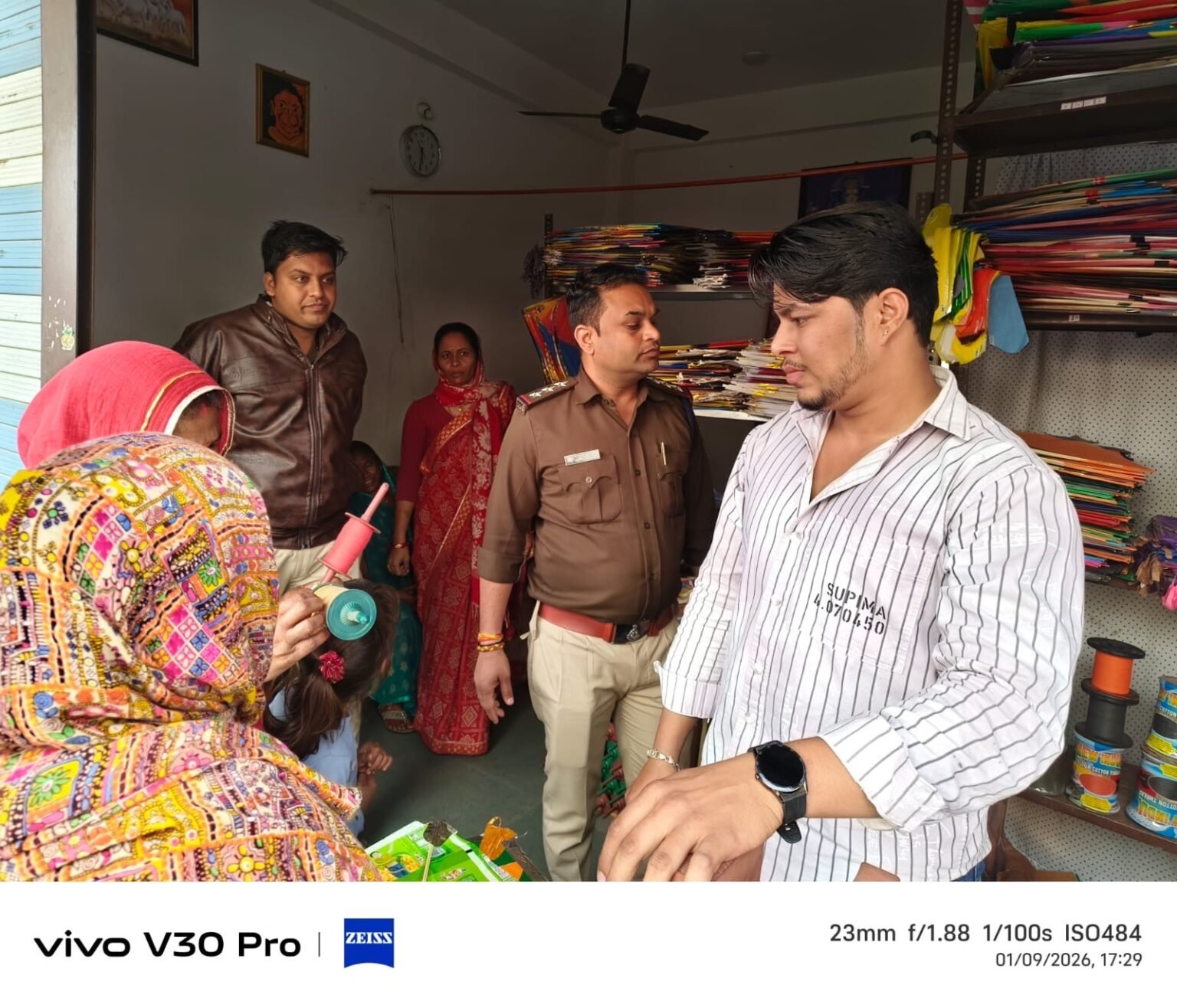 मंदसौर पुलिस का अभियान: घातक चायनीज मांझे को लेकर दुकानों की जांच शुरू