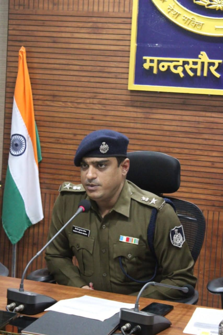 शामगढ़ पुलिस की अवैध शराब पर प्रभावी कार्रवाई 09.01.2026 web.whatsapp 2026 01 09T141345.295