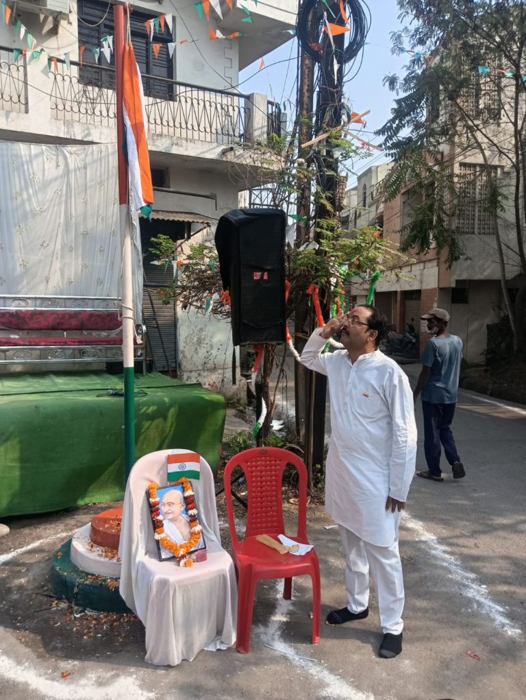 रायपुर: राष्ट्रवादी कांग्रेस पार्टी द्वारा हर्षोल्लास के साथ किया गया ध्वजारोहण