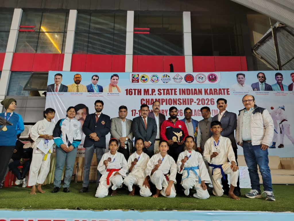16वी राज्य स्तरीय कराते प्रतियोगिता में खिलाड़ियों ने जीते पदक