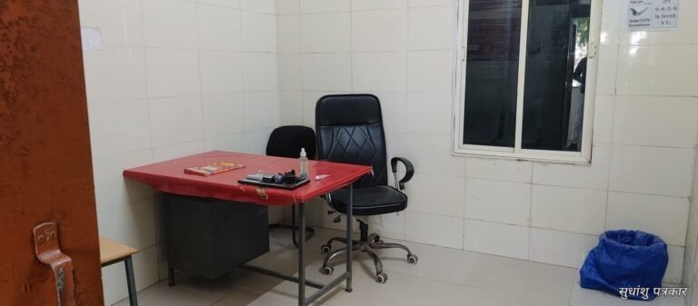 बदहाली की मार झेल रहा दबोह अस्पताल डॉक्टरों की कमी से मरीजों की जान आफत में