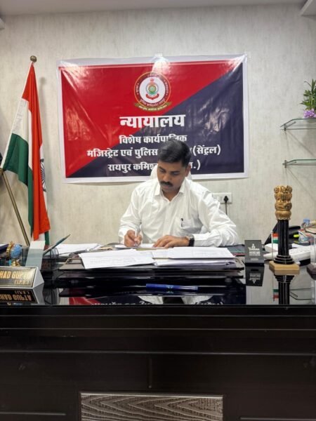 रायपुर पुलिस कमिश्नरेट में न्याय व्यवस्था ने पकड़ी रफ्तार, डीसीपी श्री उमेश गुप्ता ने शुरू की कोर्ट की कार्यवाही a608e137 5891 4dd8 a946 619b509b43d5