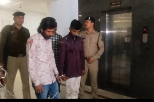 रायपुर पुलिस का बड़ा प्रहार: कालीबाड़ी के ‘नशे के साम्राज्य’ का अंत, कुख्यात हिस्ट्रीशीटर मुकेश बनिया और उसका भाई गिरफ्तार web.whatsapp 2026 02 26T162302.978