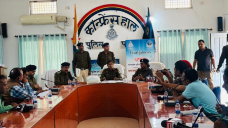 आरोपियों के कब्जे से स्कॉरपियो कार, 01 अपाचे मोटर साइकिल, 10 मोबाइल, एक टैबलेट एवं सौन्दर्य सामग्री सहित लाखों रूपये का मशरूका जप्त web.whatsapp 2026 02 27T142156.480