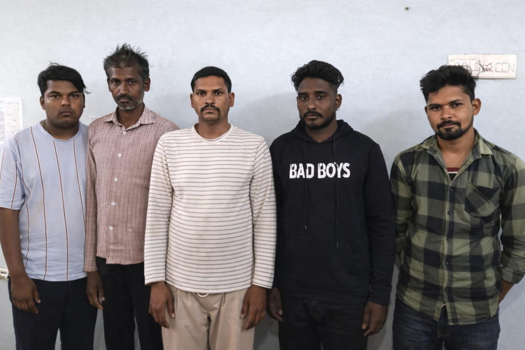 धमतरी पुलिस की बड़ी कार्रवाई: सिहाद रेस्ट हाउस के पास जुआ खेलते 5 गिरफ्तार, 26 हजार नकद बरामद