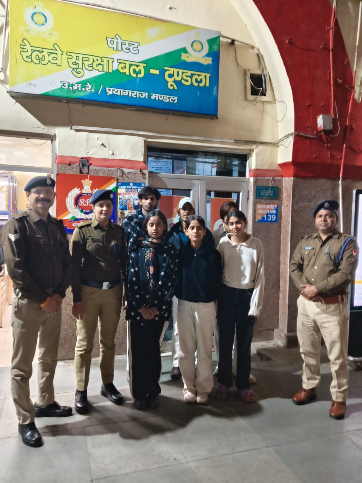 नाराज हो घर से गायब नाबालिग तीन लड़के तीन लड़कियों को घर शकुशल वापस भेजा web.whatsapp 66