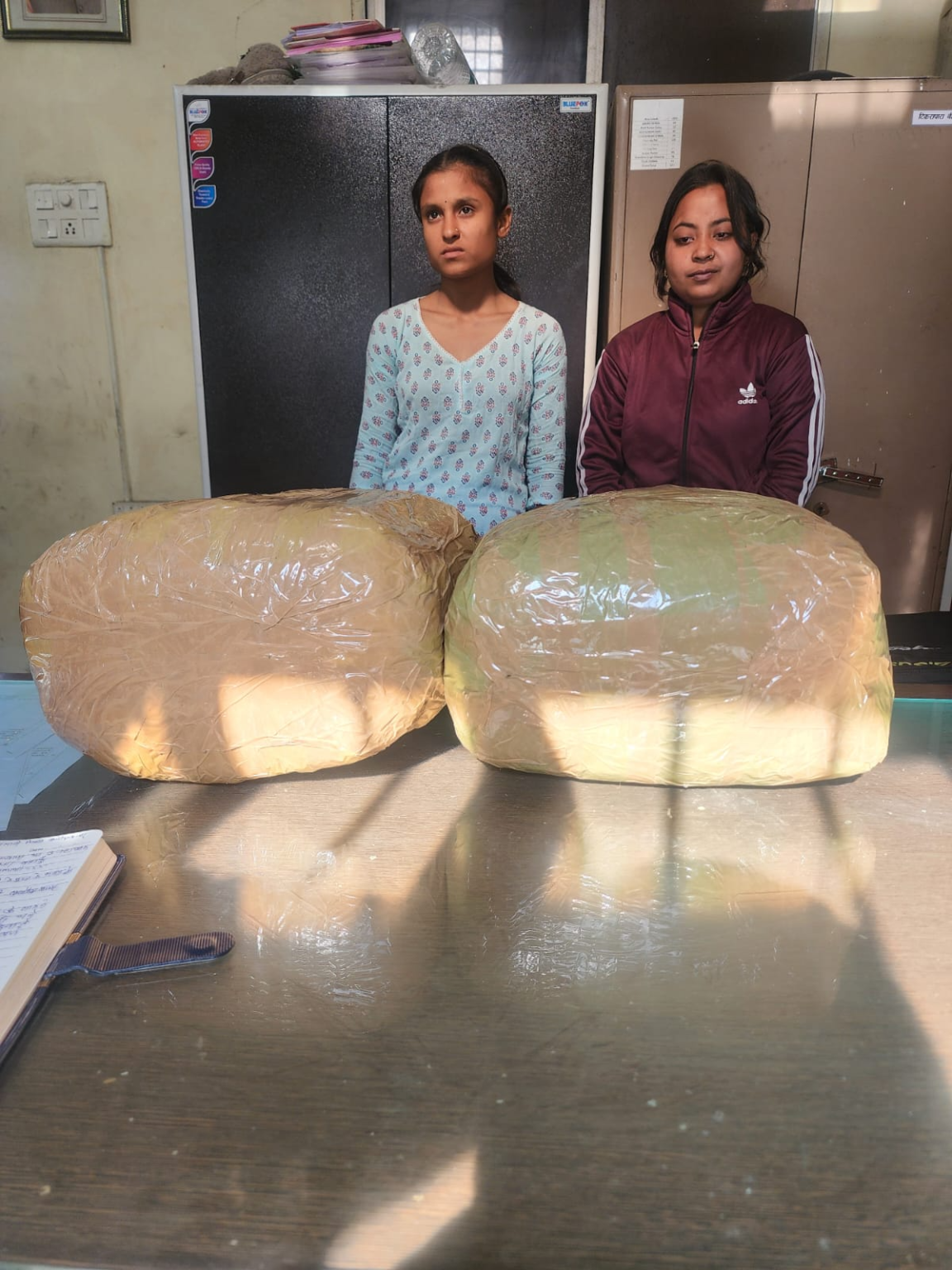 रायपुर में नशीले पदार्थों के खिलाफ बड़ी कार्यवाही: गांजा तस्करी करते दो महिलाएं गिरफ्तार