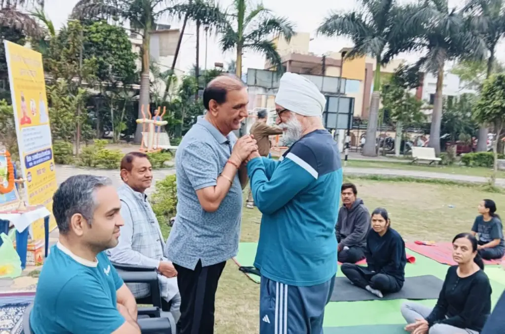 पतंजलि योगपीठ हरिद्वार द्वारा संचालित एवं पतंजलि योग समिति तथा भारत स्वाभिमान (न्यास) के तत्वावधान में सह योग शिक्षक प्रशिक्षण शिविर का आयोजन रायपुर में किया जा रहा है। web.whatsapp 85