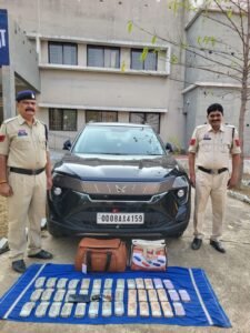 महासमुंद पुलिस की बड़ी कार्रवाई: अंतरराज्यीय सीमा पर घेराबंदी कर 47.50 लाख नगद और दो लग्जरी कारें जब्त 100e0d7b 4e78 49e5 9448 3532ce1163d4