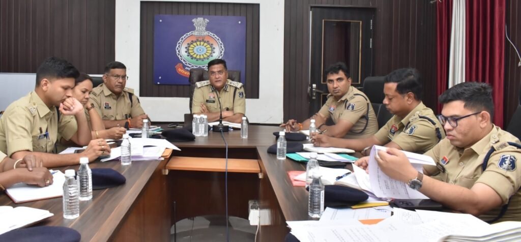 “भिलाई में SSP विजय अग्रवाल का सख्त एक्शन: लंबित मामलों के त्वरित निपटारे और अवैध गतिविधियों पर विशेष अभियान के निर्देश” 1 56d34574 00af 43fa a2ca 33b3c45be46a