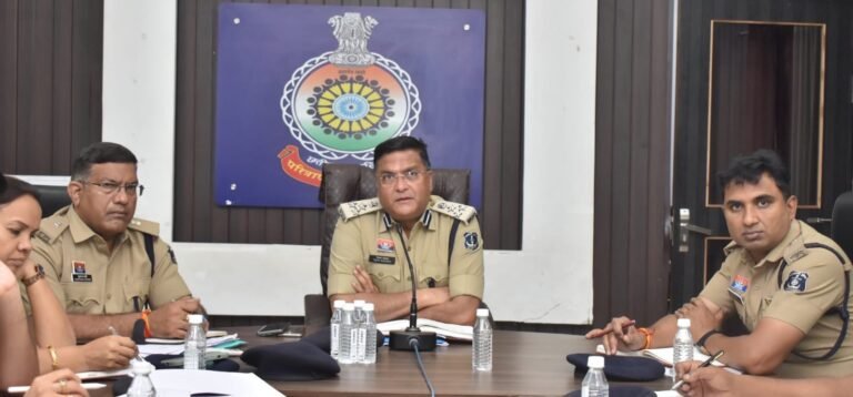 “भिलाई में SSP विजय अग्रवाल का सख्त एक्शन: लंबित मामलों के त्वरित निपटारे और अवैध गतिविधियों पर विशेष अभियान के निर्देश” 71f429cf 93fc 4d9d 8bac 7943087c52e1