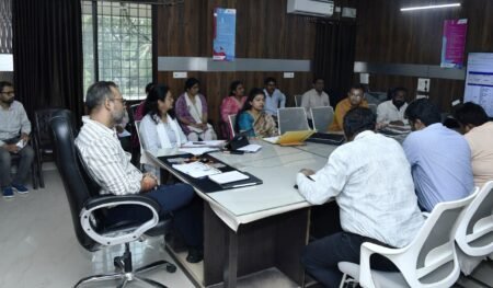 कलेक्टर ने राजस्व प्रकरणों की तहसीलवार की समीक्षा WhatsApp Image 2026 03 20 at 21.40.38