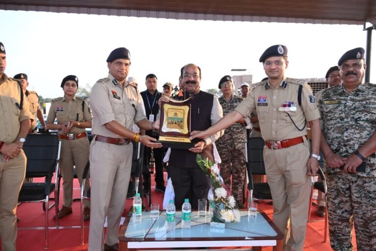 सरल जीवन, सकारात्मक सोच और कर्तव्यनिष्ठा ही सफलता का आधार स्तंभ : उप मुख्यमंत्री अरुण साव WhatsApp Image 2026 03 26 at 8.49.47 PM