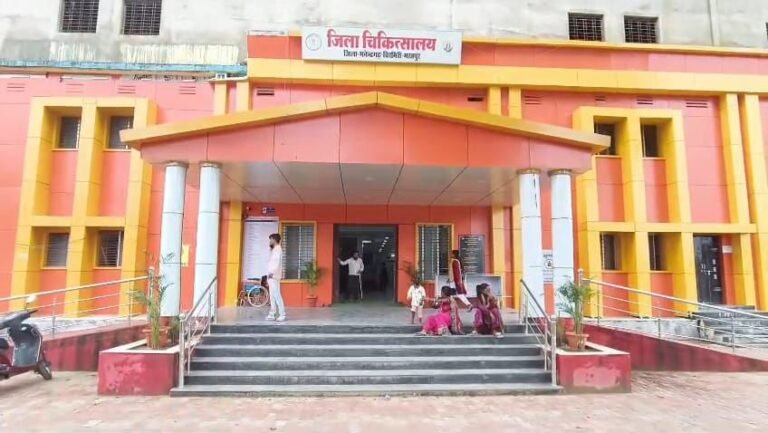 चिरमिरी में अब नहीं चलेगा ‘बोर्ड’ का खेल, स्वास्थ्य मंत्री श्यामबिहारी जायसवाल ने किया असंभव’ को संभव WhatsApp Image 2026 03 28 at 8.45.08 PM