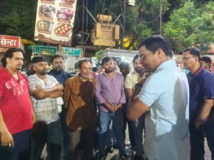 जबलपुर निगम आयुक्त ने रात्रि में साफ सफाई को लेकर शहर का किया औचिका निरीक्षण WhatsApp Image 2026 03 29 at 12.00.20