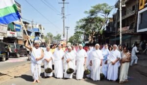 डिंडौरी में महावीर जयंती पर निकली भव्य शोभायात्रा, ‘जियो और जीने दो’ का संदेश गूंजा b3c0935f 6735 4a22 9594 f864f0d66f14