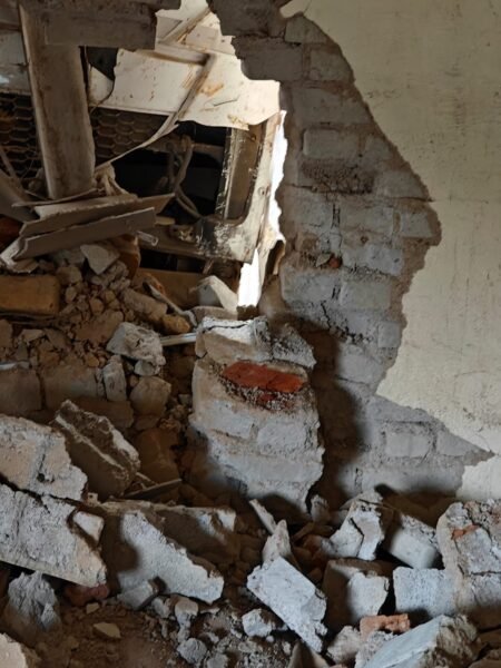 ट्रेलर गाड़ी ने तोड़ा घर,लगभग तीन से पांच लाख का हुआ नुकसान, चालक फरार गाडी को किया गया जप्त caddd046 1b8f 4b60 87ba c55b3d900565