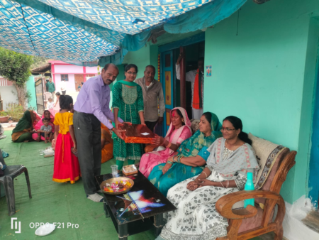 आंगनवाड़ी कार्यकर्ता केंद्र बरेली, सेक्टर बिनोरी, परियोजना घंसौर में दिनांक 28 फरवरी 2026 को श्रीमती यशोदा नायकवार का सेवानिवृत्ति समारोह अत्यंत गरिमामय एवं भावपूर्ण वातावरण में संपन्न हुआ। web.whatsapp 2026 03 02T145042.033