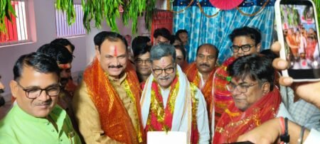 काम ऐसा कि ‘विपक्ष’ भी हो गया कायल: नेता प्रतिपक्ष डॉ. चरणदास महंत ने की स्वास्थ्य मंत्री श्यामबिहारी जायसवाल के समर्पण की मुक्तकंठ प्रशंसा WhatsApp Image 2026 04 01 at 09.39.07