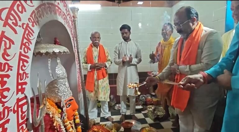 उप मुख्यमंत्री अरुण साव ने की मां खल्लारी और भक्त माता कर्मा की पूजा-अर्चना WhatsApp Image 2026 04 04 at 17.42.53