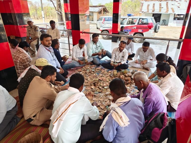 चैत्र नवरात्र के बाद मां वीरासन देवी मंदिर की दान पेटी खुली, 2.64 लाख रुपये निकले WhatsApp Image 2026 04 08 at 08.50.26