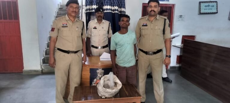 रतनपुर पुलिस की बड़ी कार्रवाई: अवैध महुआ शराब के साथ कोचिया गिरफ्तार, भेजा गया जेल WhatsApp Image 2026 04 09 at 07.47.38