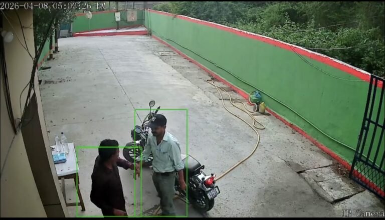 कॉलोनी के गार्ड को महंगा पड़ा बुलेट से गिरे इंसान को उठाना WhatsApp Image 2026 04 10 at 13.40.49