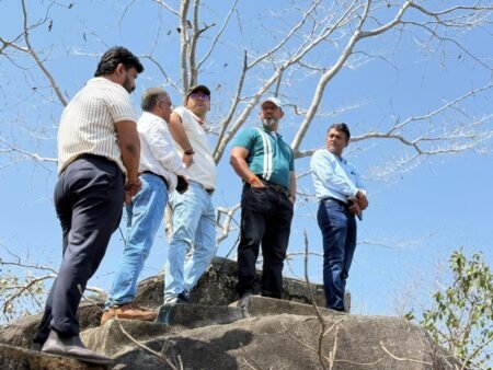 कलेक्टर ने ली लोरमी में पर्यटन विकास को लेकर अहम बैठक WhatsApp Image 2026 04 10 at 18.06.14