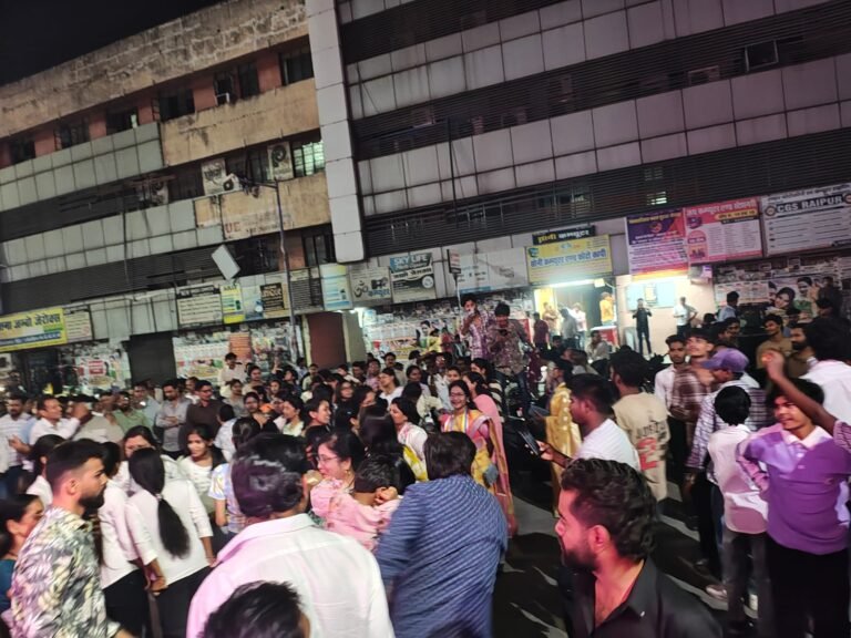 रायपुर में युवाओं की अनोखी पहल — अंबेडकर जयंती अवसर पर पोस्टर विमोचन कार्यक्रम सफल WhatsApp Image 2026 04 12 at 17.03.19