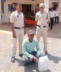 धमतरी: अवैध शराब पर पुलिस का प्रहार, मडेली और मोहेरा से दो आरोपी गिरफ्तार WhatsApp Image 2026 04 16 at 15.24.06