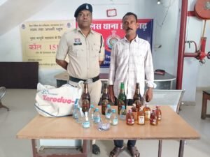 अवैध शराब बिक्री पर डोंगरगढ़ पुलिस की लगातार कार्यवाही। WhatsApp Image 2026 04 16 at 17.57.19