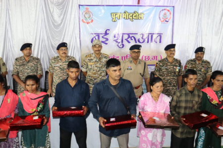 गरियाबंद जिले में नक्सल हिंसा का अध्याय समापन की ओर 31 माओवादी ढेर वही 29 ने किया आत्मसमर्पण web.whatsapp 1