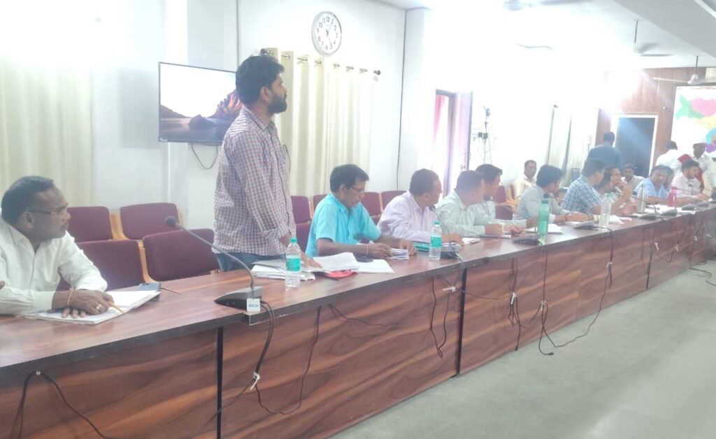 कलेक्टर की सख्ती: किसानों की शिकायत मिली तो सीधे होगी कार्रवाई 1 73dcaae1 a9a9 4a5e 8ed3 9bc05549df5d