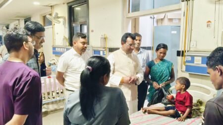 राजिम विधायक रोहित साहू ने पेश की मानवता की मिसाल, बिंद्रानवागढ़ विधानसभा बेहराडीह मैनपुर के कमार जनजाति के मासूम के इलाज की ली जिम्मेदारी, डीकेएस अस्पताल में होगा सफल ऑपरेशन 839fd1b6 733e 46c2 a7e5 bb32d12d9074