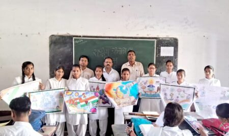 एम डी जैन इंटर कॉलेज में विद्यार्थियों ने राष्ट्रीय प्रौद्योगिकी दिवस पर बनाए आकर्षक पोस्टर WhatsApp Image 2026 05 13 at 07.33.03