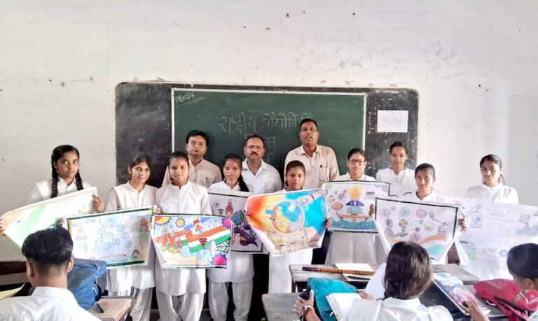 एम डी जैन इंटर कॉलेज में विद्यार्थियों ने राष्ट्रीय प्रौद्योगिकी दिवस पर बनाए आकर्षक पोस्टर WhatsApp Image 2026 05 13 at 07.33.03