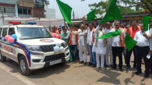 छत्तीसगढ़ के प्रयागराज के नाम से प्रसिद्ध राजिम में आज जिला प्रशासन के नेतृत्व में आमजन की सुरक्षा एवं त्वरित सहायता के उद्देश्य से डायल 112 वाहनों का भव्य शुभारंभ किया गया। WhatsApp Image 2026 05 19 at 14.27.24 2