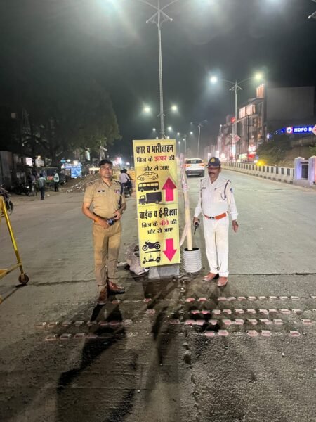 पुलिस अधीक्षक अभिनय विश्वकर्मा द्वारा शहर की यातायात व्यवस्था का किया गया निरीक्षण WhatsApp Image 2026 05 20 at 11.31.47