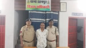 IPS अंशिका जैन के नेतृत्व में रतनपुर पुलिस की बड़ी कार्रवाई: 1.164 किलो गांजे के साथ तस्कर गिरफ्तार WhatsApp Image 2026 05 22 at 12.53.14