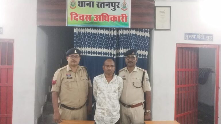 IPS अंशिका जैन के नेतृत्व में रतनपुर पुलिस की बड़ी कार्रवाई: 1.164 किलो गांजे के साथ तस्कर गिरफ्तार WhatsApp Image 2026 05 22 at 12.53.14