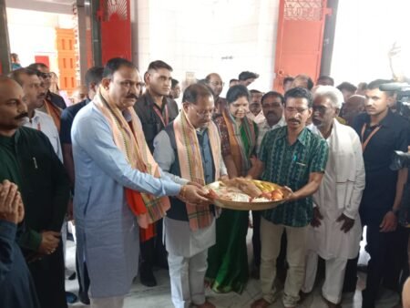 मुख्यमंत्री विष्णु देव साय का चिरमिरी दौरा: श्रीराम कथा में हुए शामिल, प्रभु जगन्नाथ मंदिर में लिया आशीर्वाद WhatsApp Image 2026 05 22 at 14.05.44 1