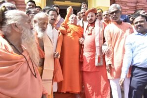 चिरमिरी के श्री श्री जगन्नाथ स्वामी मंदिर पहुंचे जगद्गुरु श्री रामभद्राचार्य जी महाराज पूजा-अर्चना कर लिया आशीर्वाद WhatsApp Image 2026 05 23 at 15.22.53