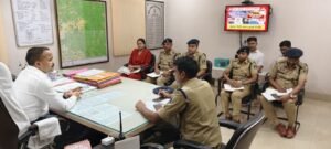 धमतरी पुलिस की बड़ी बैठक: एसपी सूरज सिंह परिहार ने बेसिक पुलिसिंग और कानून व्यवस्था को मजबूत करने के दिए कड़े निर्देश WhatsApp Image 2026 05 24 at 17.24.59