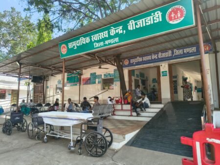 निर्धारित लोकेशन में नही रहती गाड़ी WhatsApp Image 2026 05 24 at 17.28.08