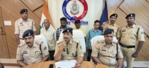 कांकेर पुलिस को मिली बड़ी कामयाबी: अंधे कत्ल की गुत्थी सुलझी, सरपंच समेत चार गिरफ्तार WhatsApp Image 2026 05 27 at 09.14.30