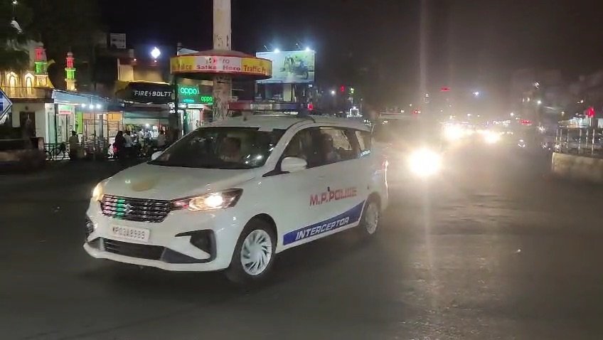 छिंदवाड़ा पुलिस बल ने आगामी त्यौहार ईद उल जुहा (बकरीद) को दृष्टिगत रखते हुए निकाला फ्लैग मार्च 1 ab11cd3c 4732 4c3f 8b2a 8720b43e9a72 1